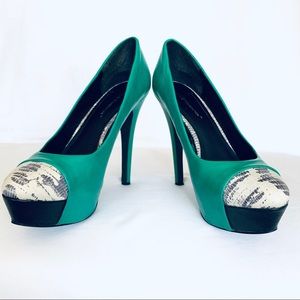 BCBGeneration Leather Platform